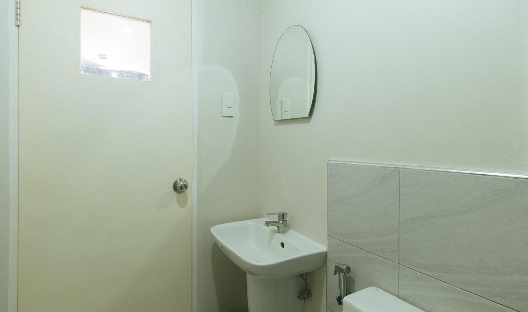 59 Xavierville By Reddoorz Cubao Eksteriør billede